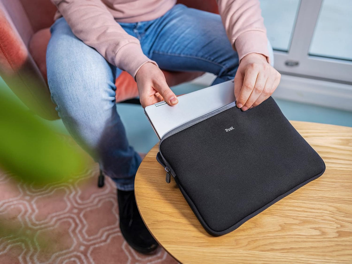 Trust Primo Soft Laptop Sleeve 13,3 Zoll Weiche Schutzhülle, Schwarz